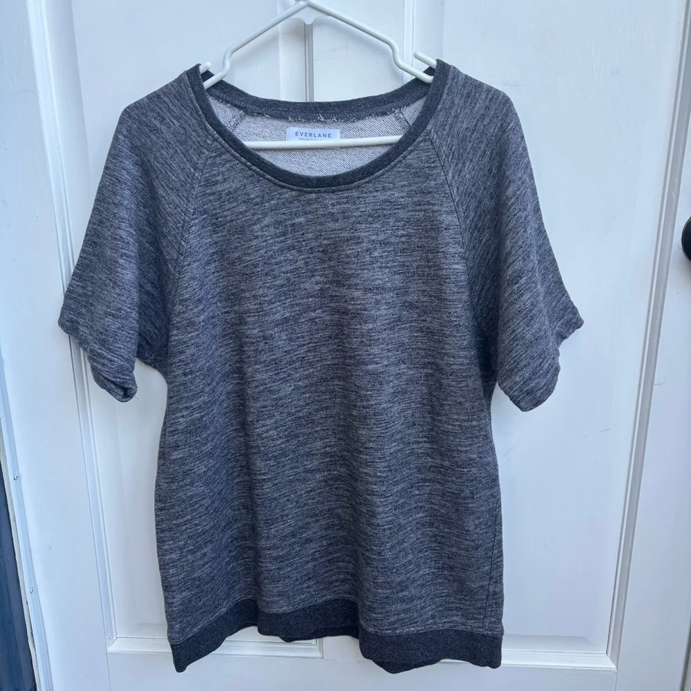 Everlane Grey Short Sleeved Sweatshirt - Picture 2 of 8